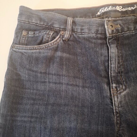 Eddie Bauer Ladies Boyfriend Fit Medium Wash Relaxed Leg Lined Jeans - Picture 7 of 16
